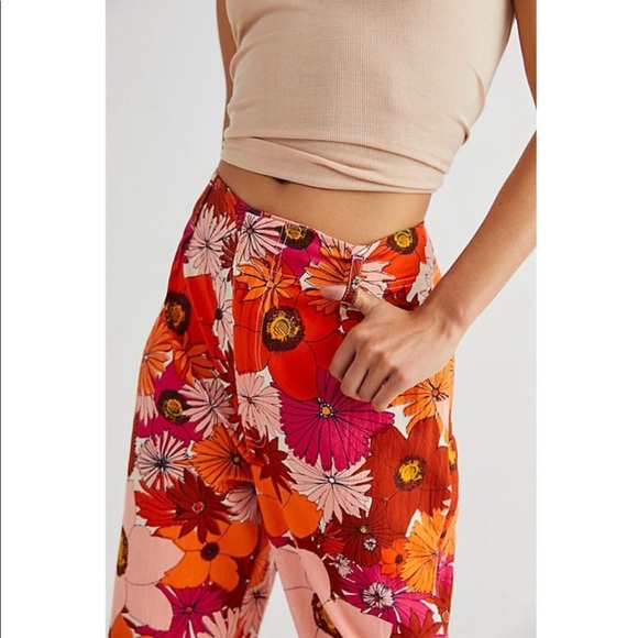 NWT Free People Tessa Tapered Trousers Floral size 2 - Picture 3 of 13